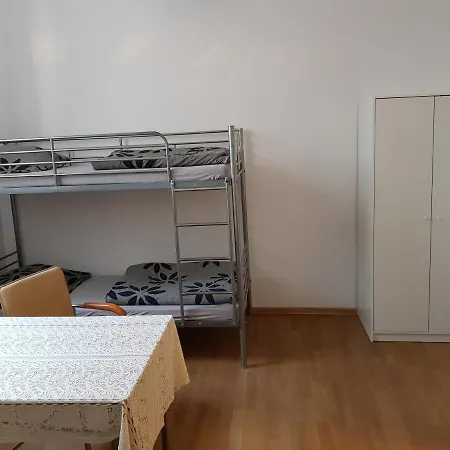 Проживание в семье Droznicza